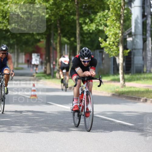 10.08.2025 - GEWOBA Citytriathlon Bremen Yannick Fuchs http://msf.ph/oto/8542959 10.08.2025 12:49:39 Radfahren 560, 637, 648, 666, 688, 689, 702, 715, 774, 841, 856, 873, 888, 922 meine-sportfotos.de