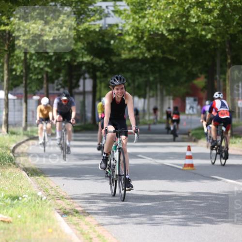 10.08.2025 - GEWOBA Citytriathlon Bremen Yannick Fuchs http://msf.ph/oto/8542986 10.08.2025 12:49:43 Radfahren 552, 560, 637, 648, 666, 688, 689, 692, 702, 715, 741, 841, 856, 873, 922 meine-sportfotos.de