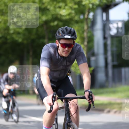 10.08.2025 - GEWOBA Citytriathlon Bremen Yannick Fuchs http://msf.ph/oto/8543026 10.08.2025 12:49:46 Radfahren 552, 637, 648, 666, 688, 689, 692, 715, 741, 856, 873, 922 meine-sportfotos.de