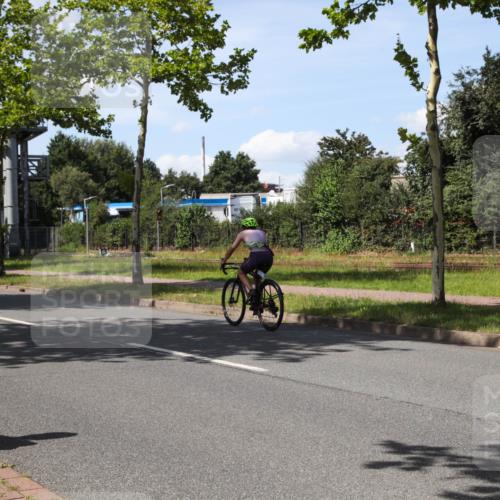 10.08.2025 - GEWOBA Citytriathlon Bremen Yannick Fuchs http://msf.ph/oto/8543046 10.08.2025 14:33:45 Radfahren 2, 25, 48, 65, 92, 514, 522 meine-sportfotos.de