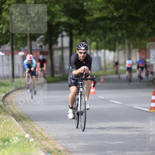 10.08.2025 - GEWOBA Citytriathlon Bremen Yannick Fuchs http://msf.ph/oto/8543069 10.08.2025 12:49:50 Radfahren 552, 637, 648, 666, 688, 689, 692, 715, 741, 856, 873, 922, 959 meine-sportfotos.de
