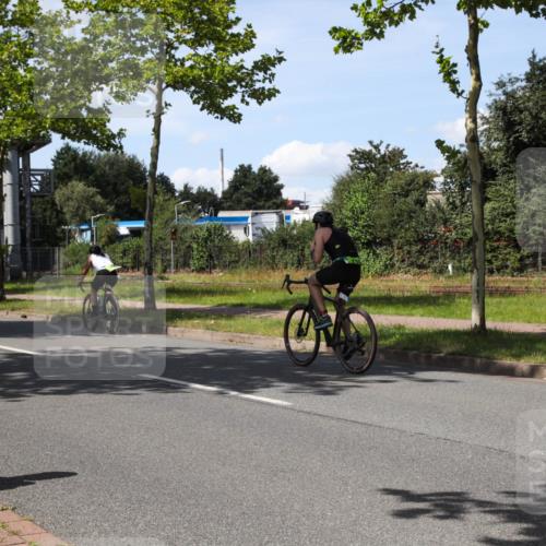 10.08.2025 - GEWOBA Citytriathlon Bremen Yannick Fuchs http://msf.ph/oto/8543072 10.08.2025 14:33:51 Radfahren 25, 48, 55, 65, 92, 151, 388, 507, 514, 522 meine-sportfotos.de