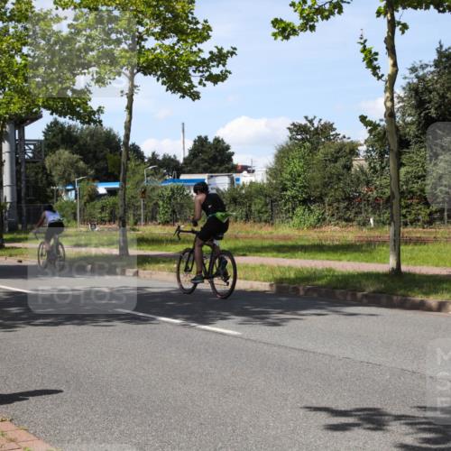 10.08.2025 - GEWOBA Citytriathlon Bremen Yannick Fuchs http://msf.ph/oto/8543074 10.08.2025 14:33:51 Radfahren 25, 48, 55, 65, 92, 151, 388, 507, 514, 522 meine-sportfotos.de