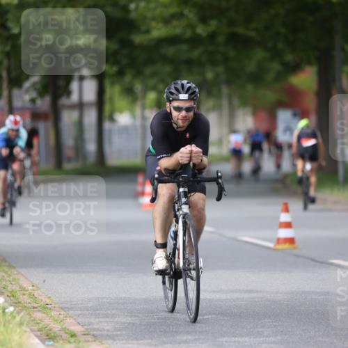 10.08.2025 - GEWOBA Citytriathlon Bremen Yannick Fuchs http://msf.ph/oto/8543075 10.08.2025 12:49:50 Radfahren 552, 637, 648, 666, 688, 689, 692, 715, 741, 856, 873, 922, 959 meine-sportfotos.de
