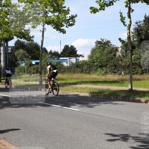 10.08.2025 - GEWOBA Citytriathlon Bremen Yannick Fuchs http://msf.ph/oto/8543077 10.08.2025 14:33:51 Radfahren 25, 48, 55, 65, 92, 151, 388, 507, 514, 522 meine-sportfotos.de