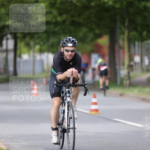 10.08.2025 - GEWOBA Citytriathlon Bremen Yannick Fuchs http://msf.ph/oto/8543078 10.08.2025 12:49:50 Radfahren 552, 637, 648, 666, 688, 689, 692, 715, 741, 856, 873, 922, 959 meine-sportfotos.de