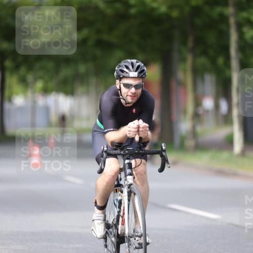 10.08.2025 - GEWOBA Citytriathlon Bremen Yannick Fuchs http://msf.ph/oto/8543081 10.08.2025 12:49:51 Radfahren 552, 637, 648, 666, 688, 689, 692, 715, 741, 856, 873, 922, 959 meine-sportfotos.de