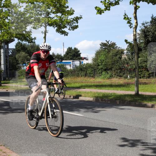 10.08.2025 - GEWOBA Citytriathlon Bremen Yannick Fuchs http://msf.ph/oto/8543090 10.08.2025 14:33:59 Radfahren 55, 65, 92, 151, 364, 388, 451, 507, 522, 530 meine-sportfotos.de