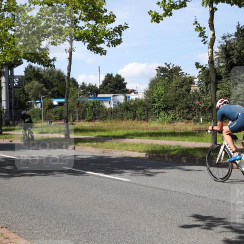 10.08.2025 - GEWOBA Citytriathlon Bremen Yannick Fuchs http://msf.ph/oto/8543112 10.08.2025 14:34:06 Radfahren 55, 92, 151, 214, 364, 388, 424, 443, 451, 507, 515, 530 meine-sportfotos.de