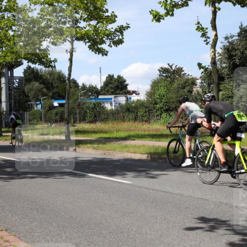 10.08.2025 - GEWOBA Citytriathlon Bremen Yannick Fuchs http://msf.ph/oto/8543149 10.08.2025 14:34:23 Radfahren 45, 76, 79, 88, 143, 144, 146, 214, 304, 316, 375, 392, 424, 443, 515, 524 meine-sportfotos.de