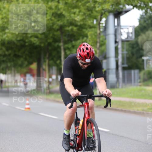 10.08.2025 - GEWOBA Citytriathlon Bremen Yannick Fuchs http://msf.ph/oto/8543185 10.08.2025 12:50:05 Radfahren 552, 692, 722, 741, 752, 838, 852, 935, 959 meine-sportfotos.de