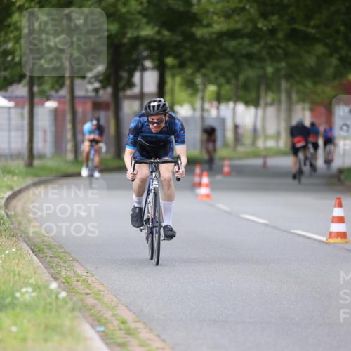 10.08.2025 - GEWOBA Citytriathlon Bremen Yannick Fuchs http://msf.ph/oto/8543222 10.08.2025 12:50:13 Radfahren 643, 722, 752, 820, 838, 852, 935, 959 meine-sportfotos.de