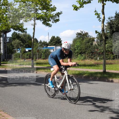 10.08.2025 - GEWOBA Citytriathlon Bremen Yannick Fuchs http://msf.ph/oto/8543224 10.08.2025 14:34:56 Radfahren 23, 31, 68, 72, 268, 300, 340, 413, 430, 502, 511 meine-sportfotos.de