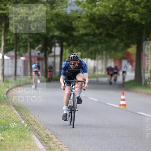 10.08.2025 - GEWOBA Citytriathlon Bremen Yannick Fuchs http://msf.ph/oto/8543234 10.08.2025 12:50:14 Radfahren 643, 722, 752, 820, 838, 852, 935 meine-sportfotos.de