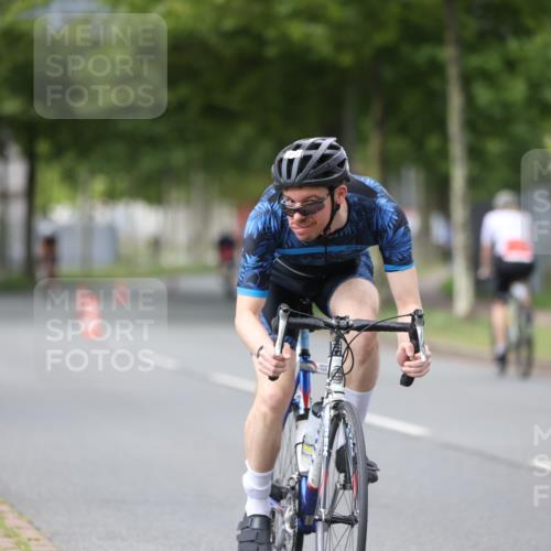 10.08.2025 - GEWOBA Citytriathlon Bremen Yannick Fuchs http://msf.ph/oto/8543238 10.08.2025 12:50:14 Radfahren 643, 722, 752, 820, 838, 852, 935 meine-sportfotos.de