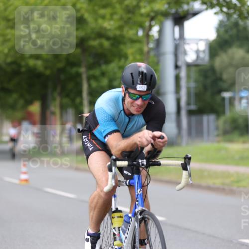 10.08.2025 - GEWOBA Citytriathlon Bremen Yannick Fuchs http://msf.ph/oto/8543267 10.08.2025 12:50:18 Radfahren 643, 752, 820, 852, 867, 935 meine-sportfotos.de