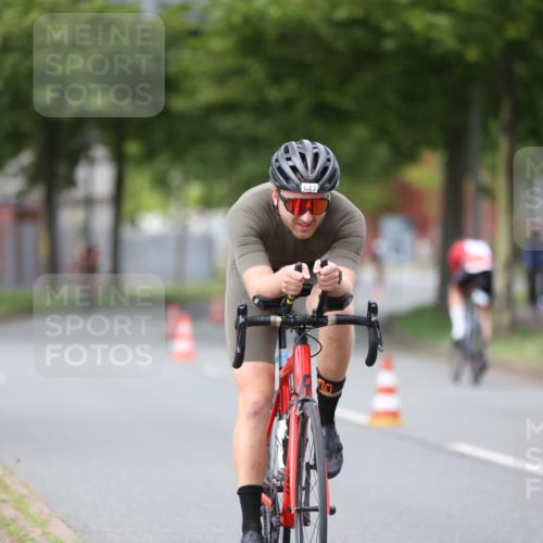 10.08.2025 - GEWOBA Citytriathlon Bremen Yannick Fuchs http://msf.ph/oto/8543272 10.08.2025 12:50:20 Radfahren 626, 643, 735, 752, 820, 852, 867 meine-sportfotos.de