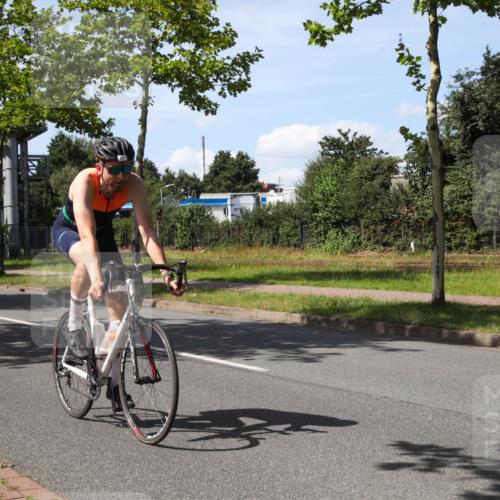 10.08.2025 - GEWOBA Citytriathlon Bremen Yannick Fuchs http://msf.ph/oto/8543277 10.08.2025 14:35:25 Radfahren 38, 43, 98, 108, 127, 133, 233, 264, 319, 398, 414 meine-sportfotos.de