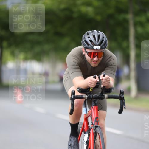 10.08.2025 - GEWOBA Citytriathlon Bremen Yannick Fuchs http://msf.ph/oto/8543279 10.08.2025 12:50:20 Radfahren 626, 643, 735, 752, 820, 852, 867 meine-sportfotos.de