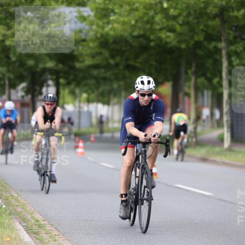 10.08.2025 - GEWOBA Citytriathlon Bremen Yannick Fuchs http://msf.ph/oto/8543335 10.08.2025 12:50:32 Radfahren 553, 584, 626, 643, 735, 770, 820, 824, 836, 859, 867, 914, 1016 meine-sportfotos.de