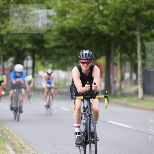 10.08.2025 - GEWOBA Citytriathlon Bremen Yannick Fuchs http://msf.ph/oto/8543345 10.08.2025 12:50:33 Radfahren 553, 584, 626, 735, 770, 820, 824, 836, 859, 867, 914, 1016 meine-sportfotos.de