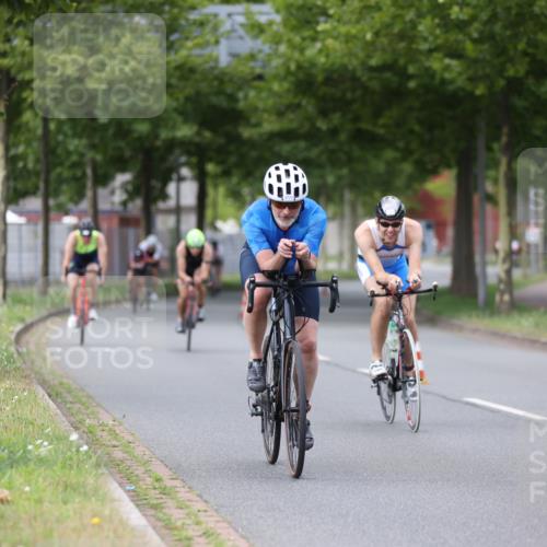 10.08.2025 - GEWOBA Citytriathlon Bremen Yannick Fuchs http://msf.ph/oto/8543350 10.08.2025 12:50:34 Radfahren 553, 584, 626, 735, 770, 820, 824, 836, 859, 867, 914, 1016 meine-sportfotos.de