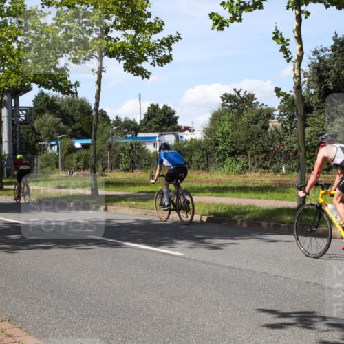 10.08.2025 - GEWOBA Citytriathlon Bremen Yannick Fuchs http://msf.ph/oto/8543374 10.08.2025 14:36:13 Radfahren 32, 261, 380, 437, 452 meine-sportfotos.de