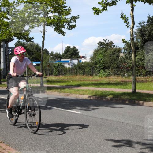 10.08.2025 - GEWOBA Citytriathlon Bremen Yannick Fuchs http://msf.ph/oto/8543411 10.08.2025 14:36:41 Radfahren 24, 41, 46, 123, 136, 255, 285, 314, 391, 521 meine-sportfotos.de