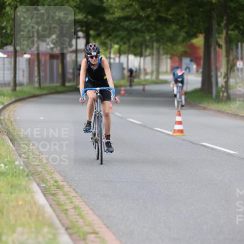 10.08.2025 - GEWOBA Citytriathlon Bremen Yannick Fuchs http://msf.ph/oto/8543419 10.08.2025 12:50:53 Radfahren 584, 681, 776, 894, 914, 937, 1016 meine-sportfotos.de