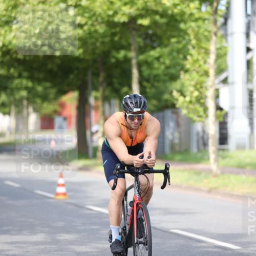 10.08.2025 - GEWOBA Citytriathlon Bremen Yannick Fuchs http://msf.ph/oto/8543443 10.08.2025 10:49:22 Radfahren 81, 105, 151, 213, 245, 387, 405, 407, 420, 430 meine-sportfotos.de