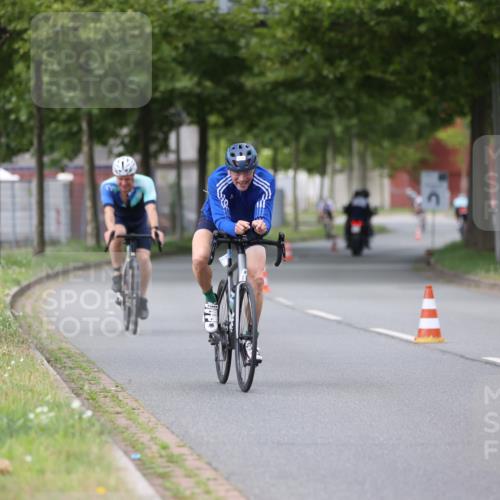 10.08.2025 - GEWOBA Citytriathlon Bremen Yannick Fuchs http://msf.ph/oto/8543464 10.08.2025 12:51:01 Radfahren 551, 681, 768, 776, 894, 924, 937 meine-sportfotos.de