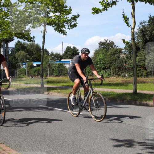 10.08.2025 - GEWOBA Citytriathlon Bremen Yannick Fuchs http://msf.ph/oto/8543478 10.08.2025 14:37:10 Radfahren 57, 78, 106, 121, 164, 201, 239, 240, 256, 257, 512 meine-sportfotos.de