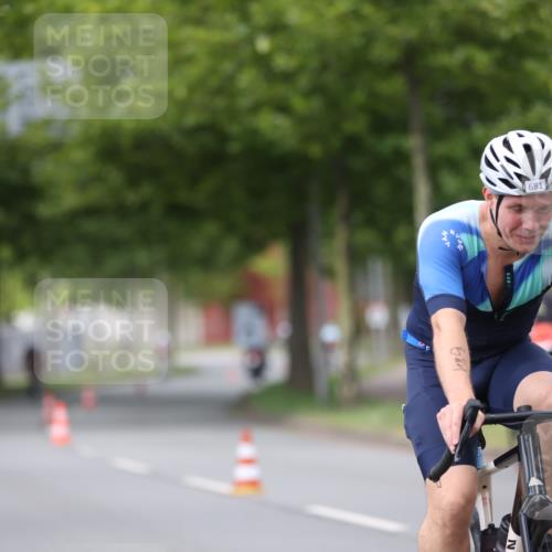 10.08.2025 - GEWOBA Citytriathlon Bremen Yannick Fuchs http://msf.ph/oto/8543497 10.08.2025 12:51:03 Radfahren 551, 681, 719, 768, 776, 894, 924, 937 meine-sportfotos.de