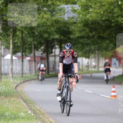 10.08.2025 - GEWOBA Citytriathlon Bremen Yannick Fuchs http://msf.ph/oto/8543513 10.08.2025 12:51:06 Radfahren 551, 681, 719, 768, 776, 894, 924 meine-sportfotos.de