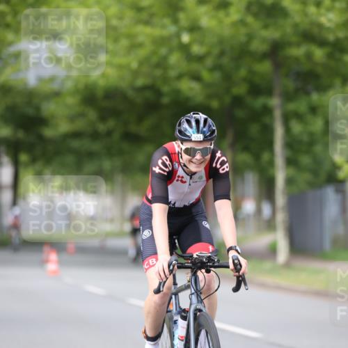10.08.2025 - GEWOBA Citytriathlon Bremen Yannick Fuchs http://msf.ph/oto/8543515 10.08.2025 12:51:07 Radfahren 551, 681, 719, 768, 776, 894, 924 meine-sportfotos.de