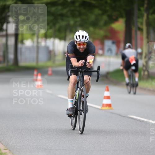 10.08.2025 - GEWOBA Citytriathlon Bremen Yannick Fuchs http://msf.ph/oto/8543528 10.08.2025 12:51:09 Radfahren 551, 681, 719, 768, 776, 894, 924 meine-sportfotos.de