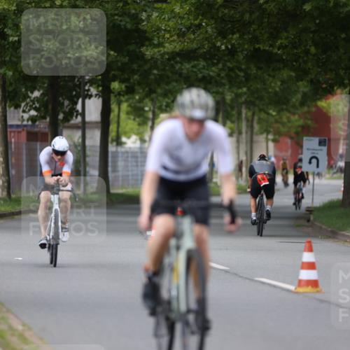10.08.2025 - GEWOBA Citytriathlon Bremen Yannick Fuchs http://msf.ph/oto/8543543 10.08.2025 12:51:11 Radfahren 551, 681, 719, 768, 776, 894, 924 meine-sportfotos.de