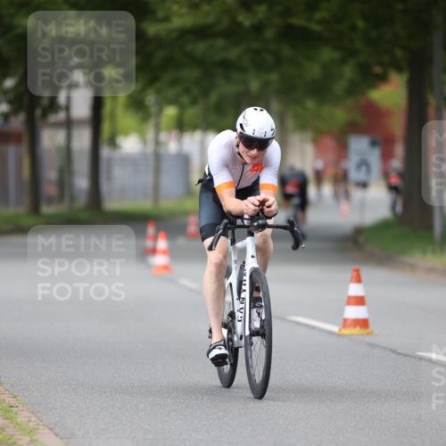 10.08.2025 - GEWOBA Citytriathlon Bremen Yannick Fuchs http://msf.ph/oto/8543552 10.08.2025 12:51:12 Radfahren 551, 681, 719, 768, 776, 894, 924 meine-sportfotos.de