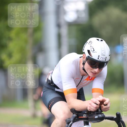 10.08.2025 - GEWOBA Citytriathlon Bremen Yannick Fuchs http://msf.ph/oto/8543564 10.08.2025 12:51:13 Radfahren 551, 667, 681, 719, 768, 776, 924 meine-sportfotos.de