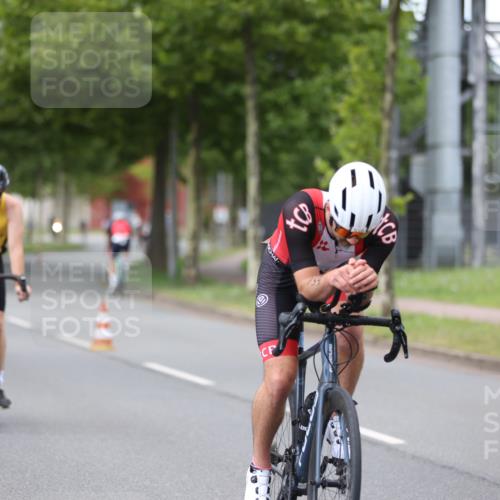 10.08.2025 - GEWOBA Citytriathlon Bremen Yannick Fuchs http://msf.ph/oto/8543593 10.08.2025 12:51:27 Radfahren 556, 667, 719, 822, 912 meine-sportfotos.de
