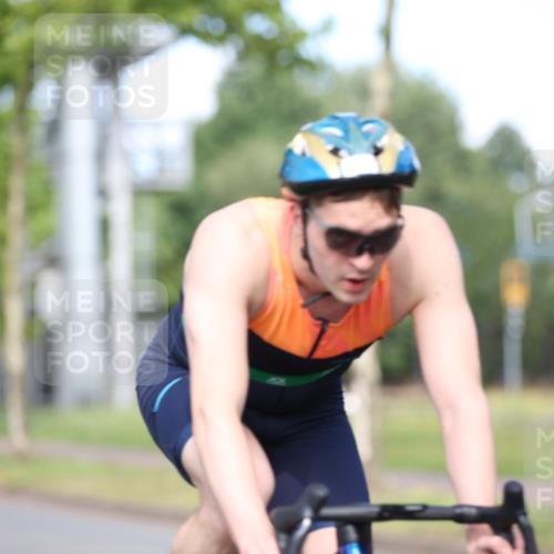 10.08.2025 - GEWOBA Citytriathlon Bremen Yannick Fuchs http://msf.ph/oto/8543605 10.08.2025 10:50:14 Radfahren 97, 161, 406, 409, 426, 428, 432, 441 meine-sportfotos.de