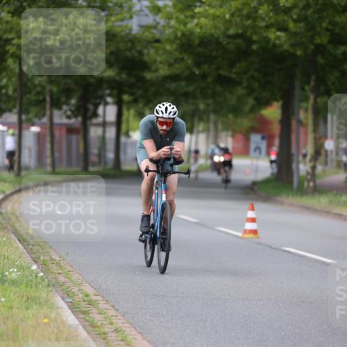 10.08.2025 - GEWOBA Citytriathlon Bremen Yannick Fuchs http://msf.ph/oto/8543617 10.08.2025 12:51:32 Radfahren 556, 575, 667, 680, 822, 855, 912 meine-sportfotos.de