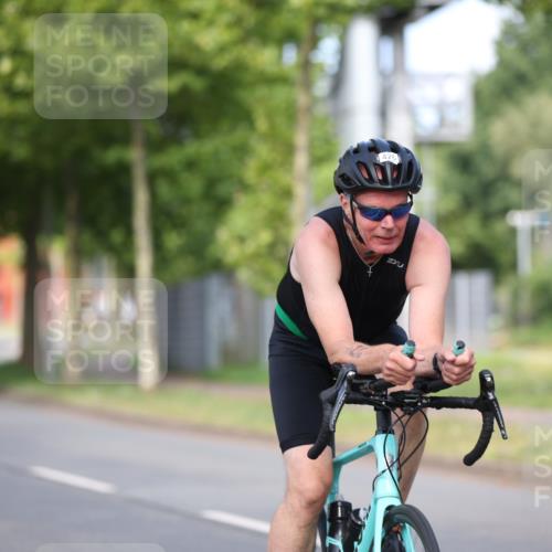 10.08.2025 - GEWOBA Citytriathlon Bremen Yannick Fuchs http://msf.ph/oto/8543620 10.08.2025 10:50:17 Radfahren 97, 161, 389, 406, 409, 426, 428, 441 meine-sportfotos.de