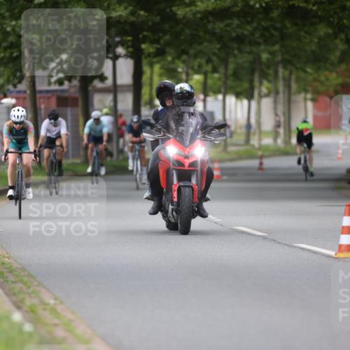 10.08.2025 - GEWOBA Citytriathlon Bremen Yannick Fuchs http://msf.ph/oto/8543632 10.08.2025 12:51:37 Radfahren 556, 575, 667, 680, 822, 855, 912 meine-sportfotos.de