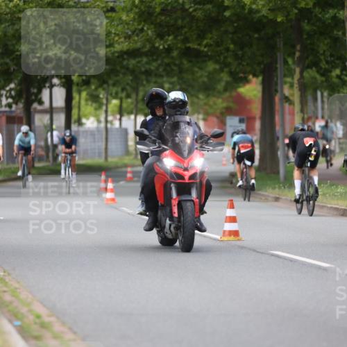 10.08.2025 - GEWOBA Citytriathlon Bremen Yannick Fuchs http://msf.ph/oto/8543636 10.08.2025 12:51:38 Radfahren 556, 575, 667, 680, 822, 855, 912 meine-sportfotos.de