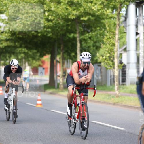 10.08.2025 - GEWOBA Citytriathlon Bremen Yannick Fuchs http://msf.ph/oto/8543642 10.08.2025 10:50:23 Radfahren 97, 161, 389, 406, 409, 426, 428 meine-sportfotos.de