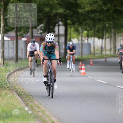 10.08.2025 - GEWOBA Citytriathlon Bremen Yannick Fuchs http://msf.ph/oto/8543649 10.08.2025 12:51:39 Radfahren 556, 575, 680, 822, 855, 912 meine-sportfotos.de