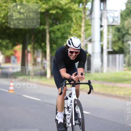 10.08.2025 - GEWOBA Citytriathlon Bremen Yannick Fuchs http://msf.ph/oto/8543654 10.08.2025 10:50:24 Radfahren 97, 161, 389, 406, 409, 426, 428 meine-sportfotos.de