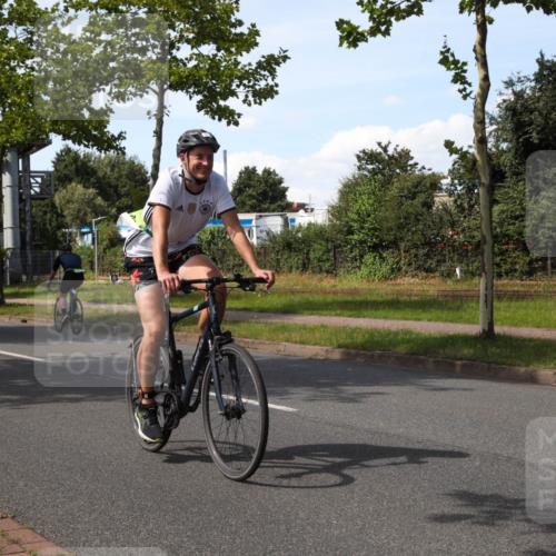 10.08.2025 - GEWOBA Citytriathlon Bremen Yannick Fuchs http://msf.ph/oto/8543655 10.08.2025 14:38:06 Radfahren 30, 54, 75, 81, 147, 152, 528 meine-sportfotos.de