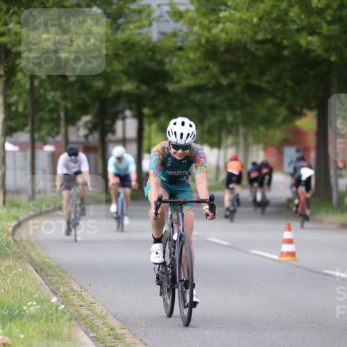 10.08.2025 - GEWOBA Citytriathlon Bremen Yannick Fuchs http://msf.ph/oto/8543663 10.08.2025 12:51:40 Radfahren 556, 575, 680, 822, 855 meine-sportfotos.de